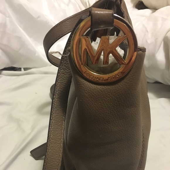 Michael Kors crossbody - Picture 1 of 7